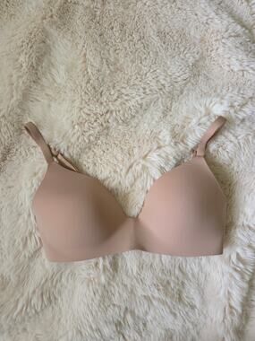 Victoria's Secret Tan/ beige T-Shirt Lightly Lined Wireless Bra 34/D